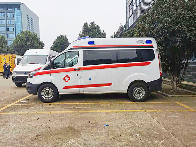 福特全順V362汽油版中軸中頂救護車