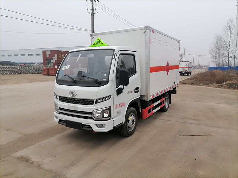 躍進(jìn)柴油危險品廂式車