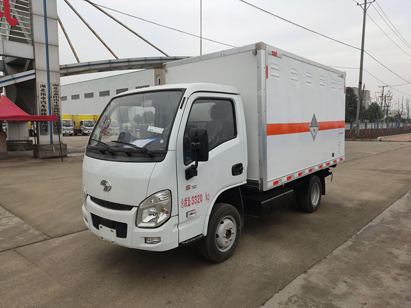 躍進(jìn)汽油后雙輪危險品廂車